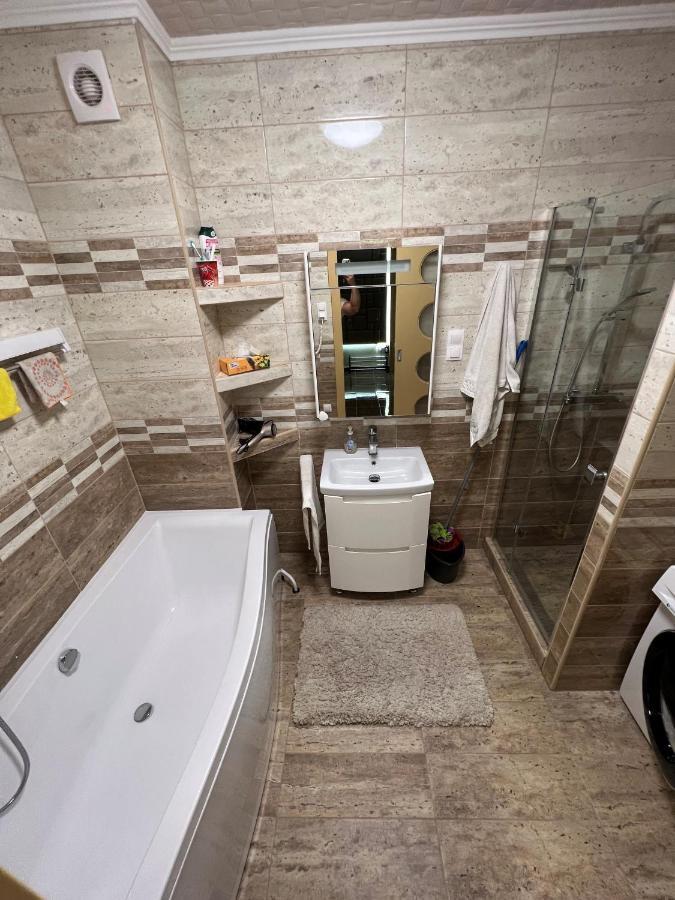شقة Parizsi Udvar Premium Apartman ديبريتْسين المظهر الخارجي الصورة